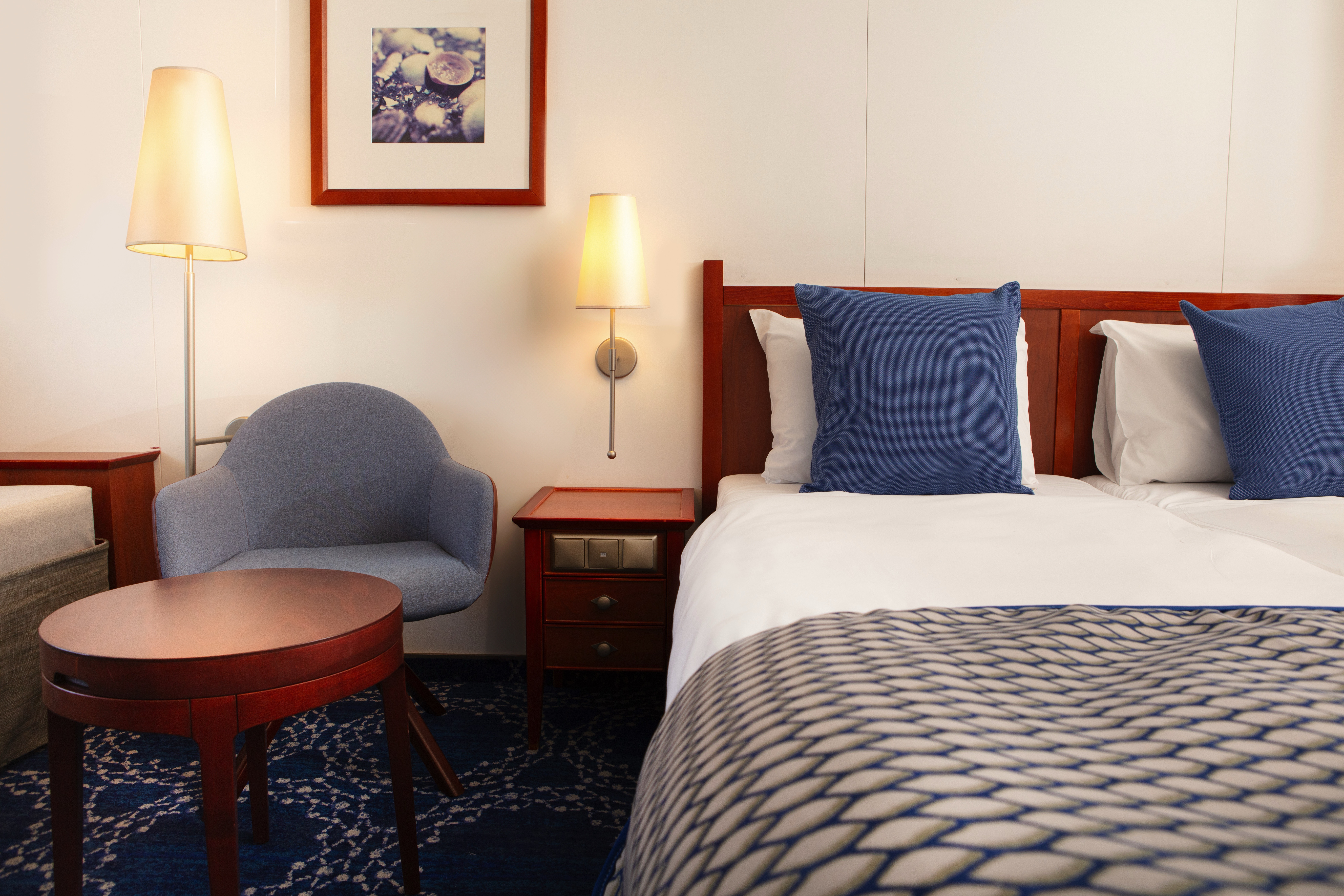 Exterior Cosmos Cabin